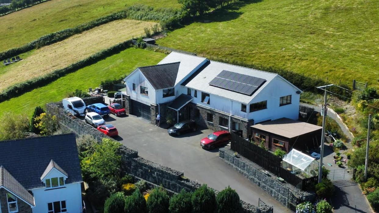Y Grange Bed & Breakfast Llanfihangel-y-Creuddyn Dış mekan fotoğraf