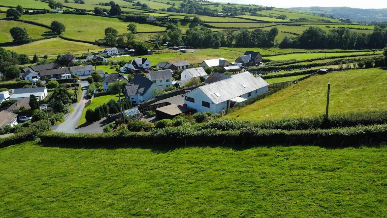 Y Grange Bed & Breakfast Llanfihangel-y-Creuddyn Dış mekan fotoğraf