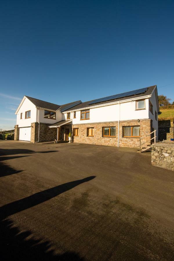 Y Grange Bed & Breakfast Llanfihangel-y-Creuddyn Dış mekan fotoğraf