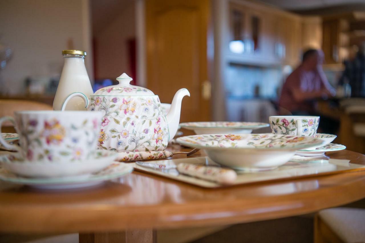 Y Grange Bed & Breakfast Llanfihangel-y-Creuddyn Dış mekan fotoğraf