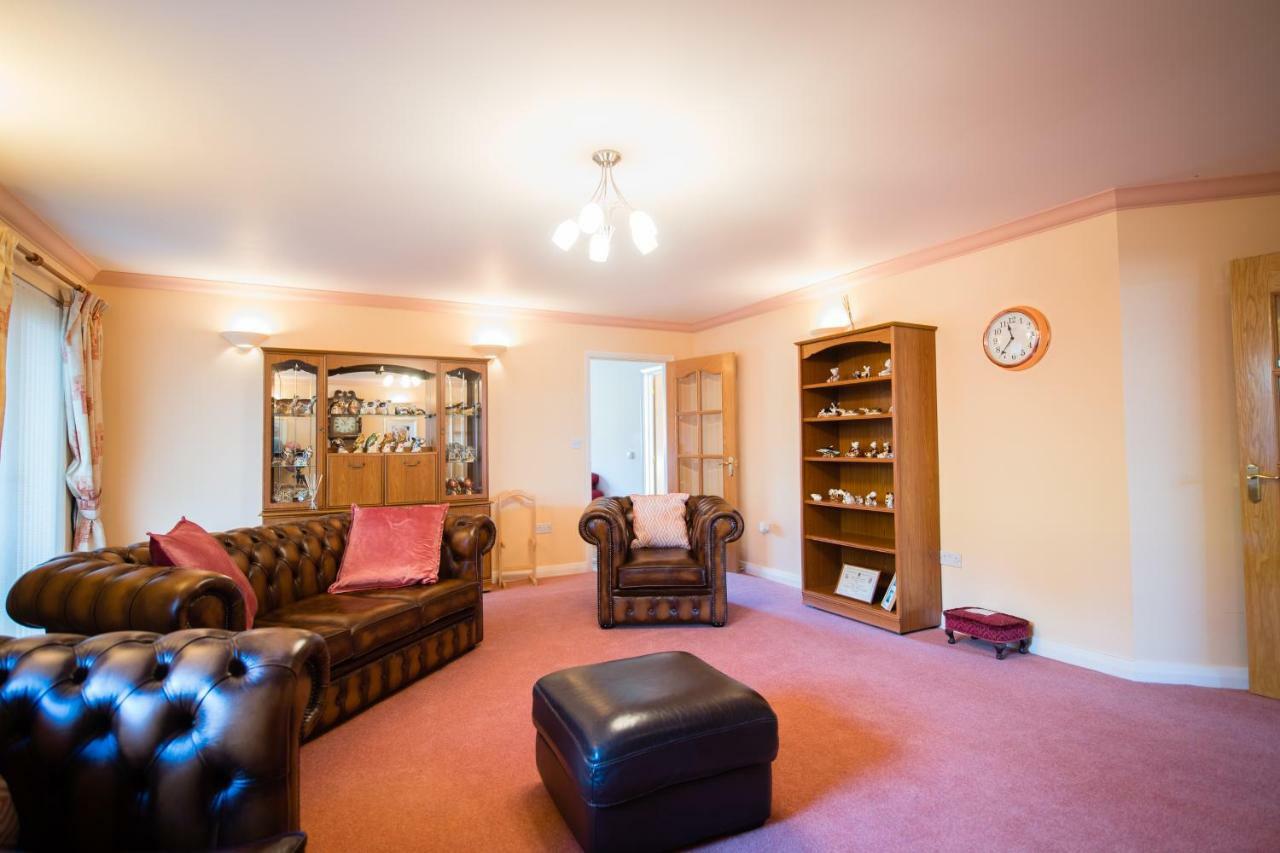 Y Grange Bed & Breakfast Llanfihangel-y-Creuddyn Dış mekan fotoğraf