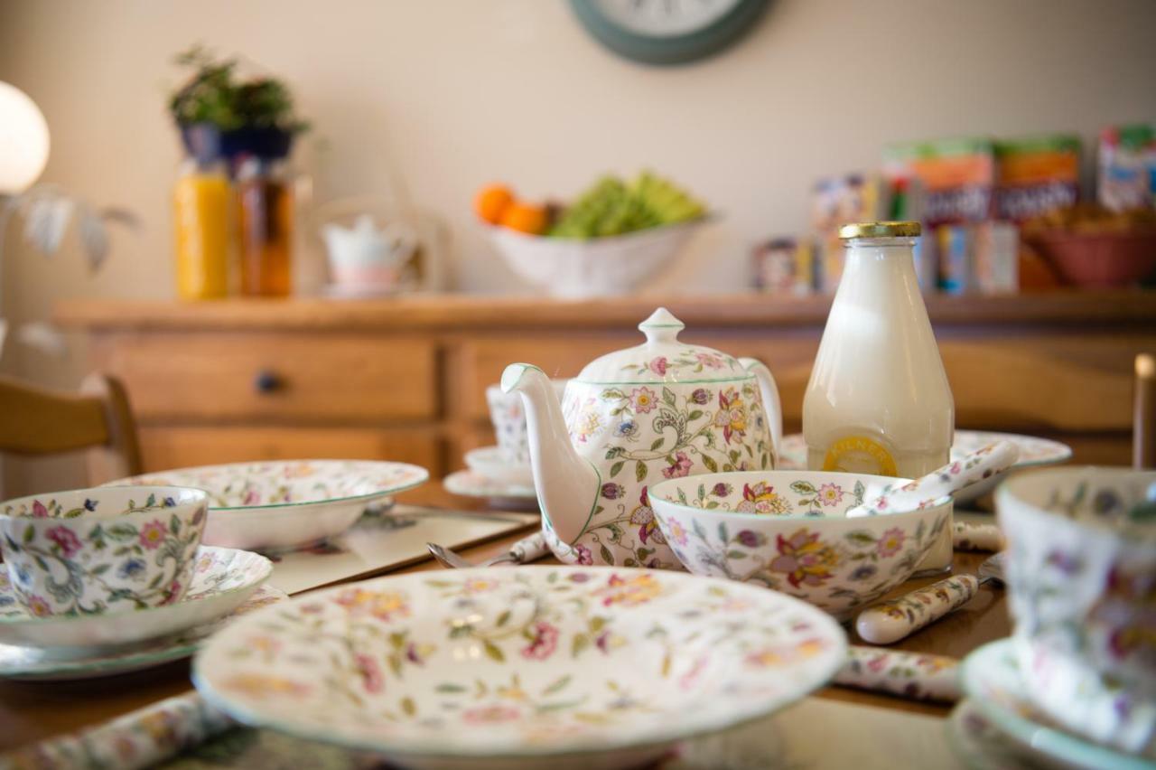 Y Grange Bed & Breakfast Llanfihangel-y-Creuddyn Dış mekan fotoğraf