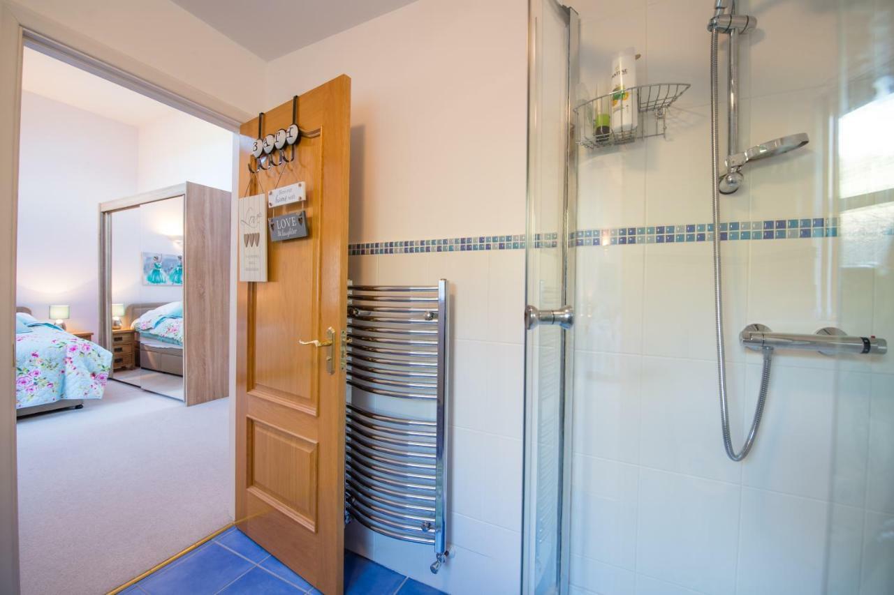 Y Grange Bed & Breakfast Llanfihangel-y-Creuddyn Dış mekan fotoğraf